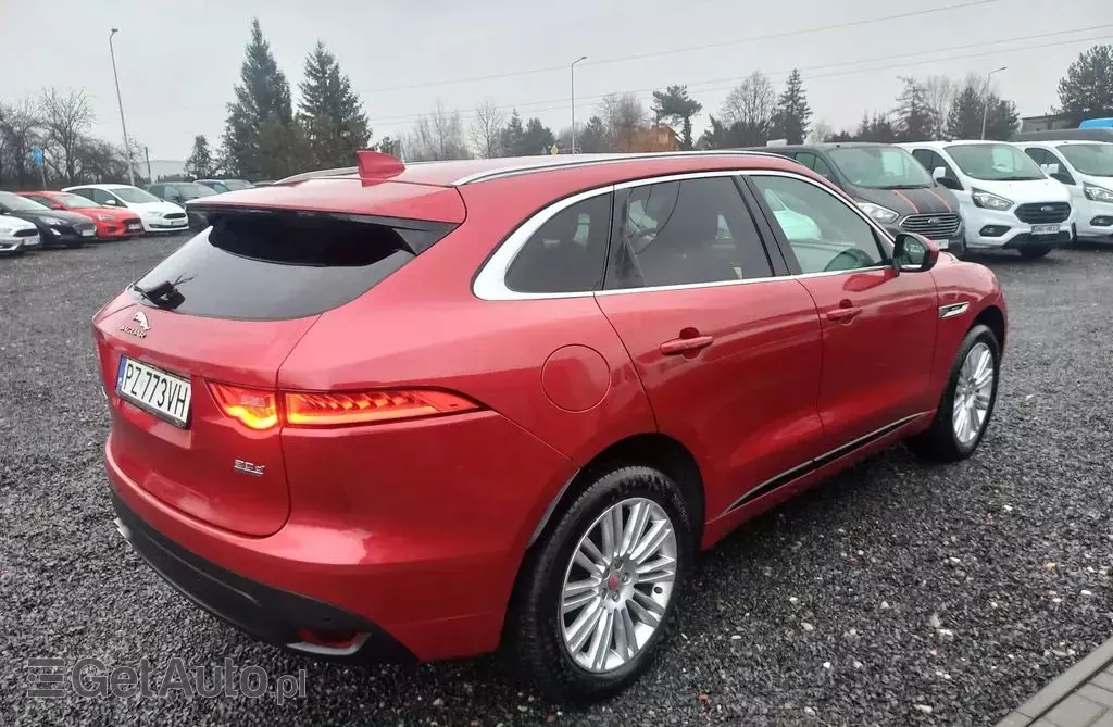JAGUAR F-Pace 