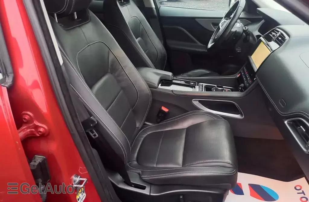 JAGUAR F-Pace 
