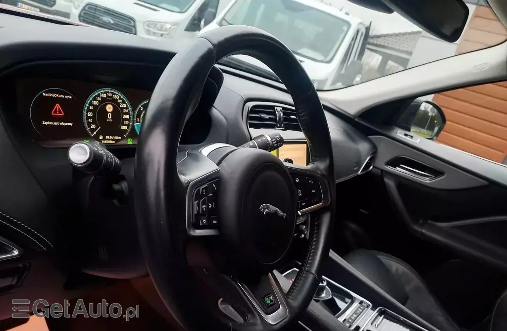 JAGUAR F-Pace 