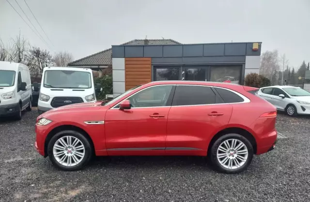 JAGUAR F-Pace 