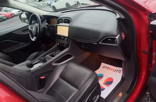 JAGUAR F-Pace 