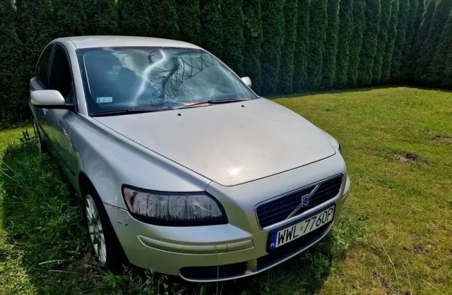 VOLVO S40 
