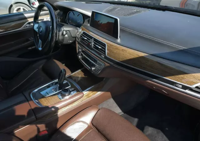 BMW Seria 7 740d xDrive