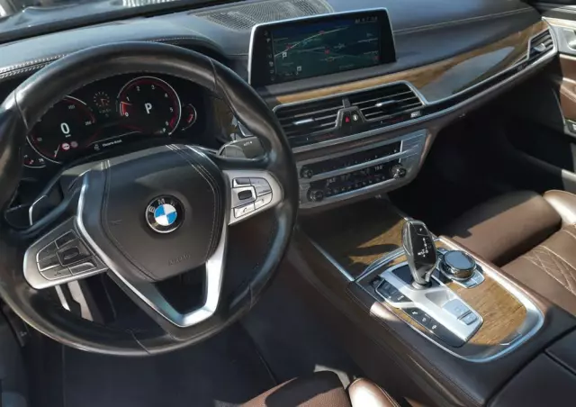 BMW Seria 7 740d xDrive