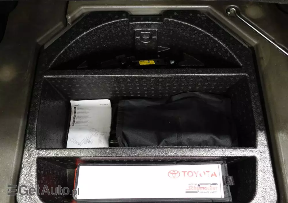 TOYOTA Avensis 1.8 Prestige