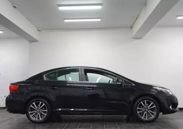TOYOTA Avensis 1.8 Prestige
