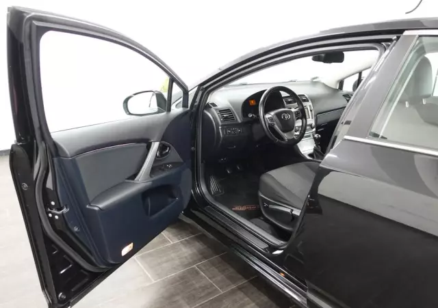 TOYOTA Avensis 1.8 Prestige