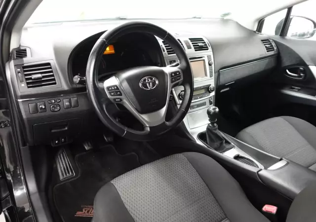 TOYOTA Avensis 1.8 Prestige