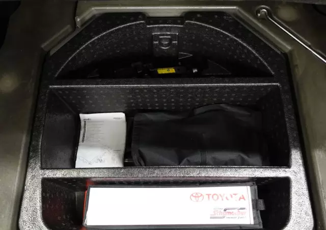 TOYOTA Avensis 1.8 Prestige