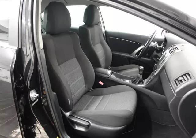 TOYOTA Avensis 1.8 Prestige