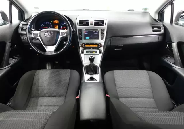 TOYOTA Avensis 1.8 Prestige