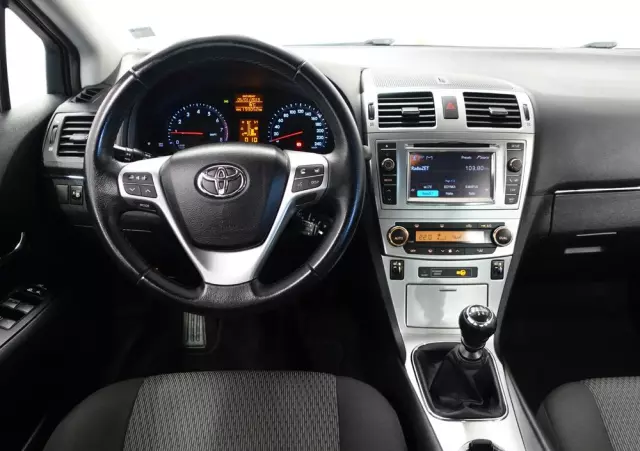 TOYOTA Avensis 1.8 Prestige