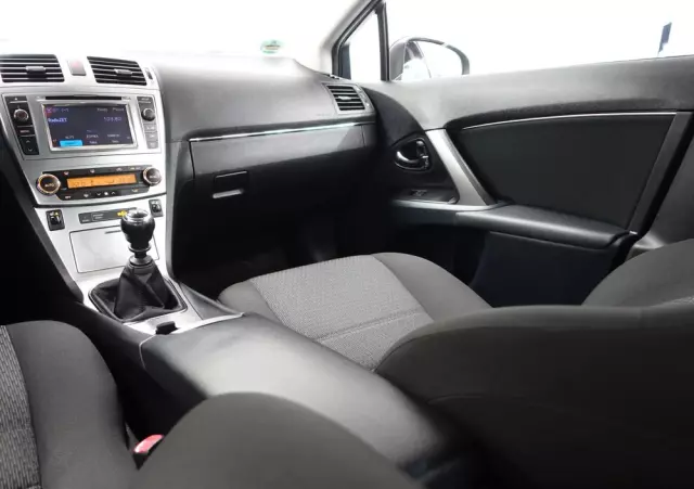 TOYOTA Avensis 1.8 Prestige