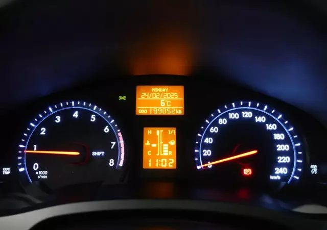 TOYOTA Avensis 1.8 Prestige