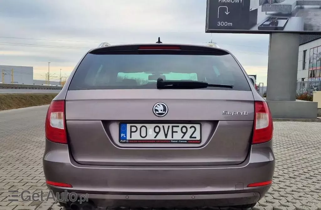 SKODA Superb 