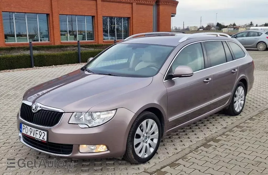 SKODA Superb 
