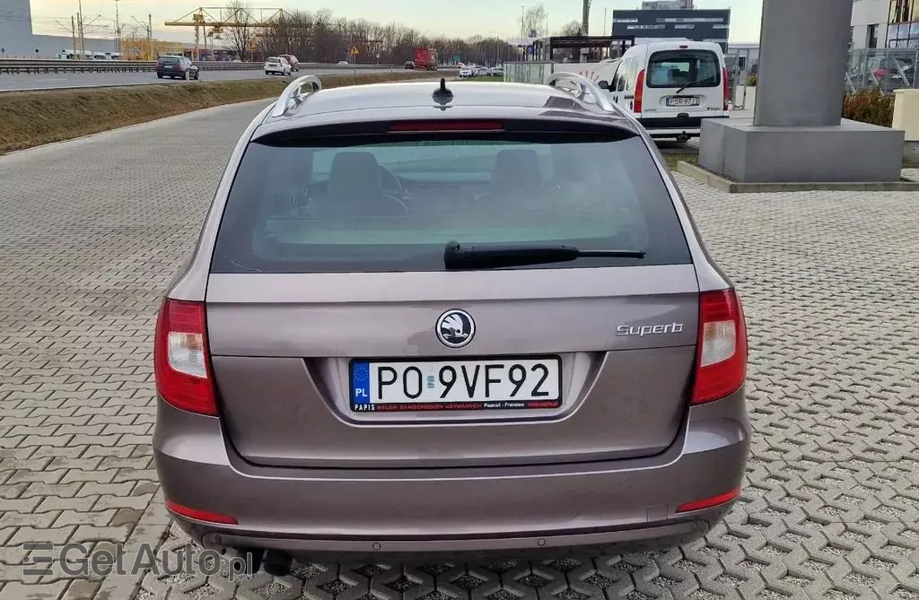 SKODA Superb 