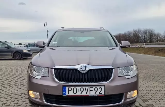SKODA Superb 