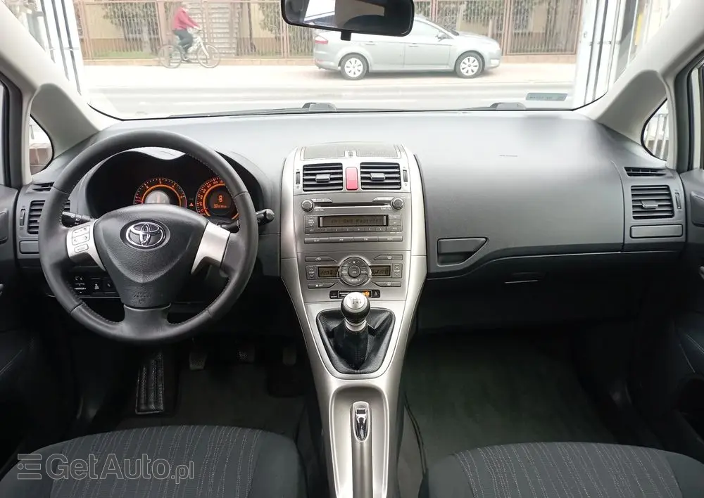 TOYOTA Auris 1.4 D-4D Luna