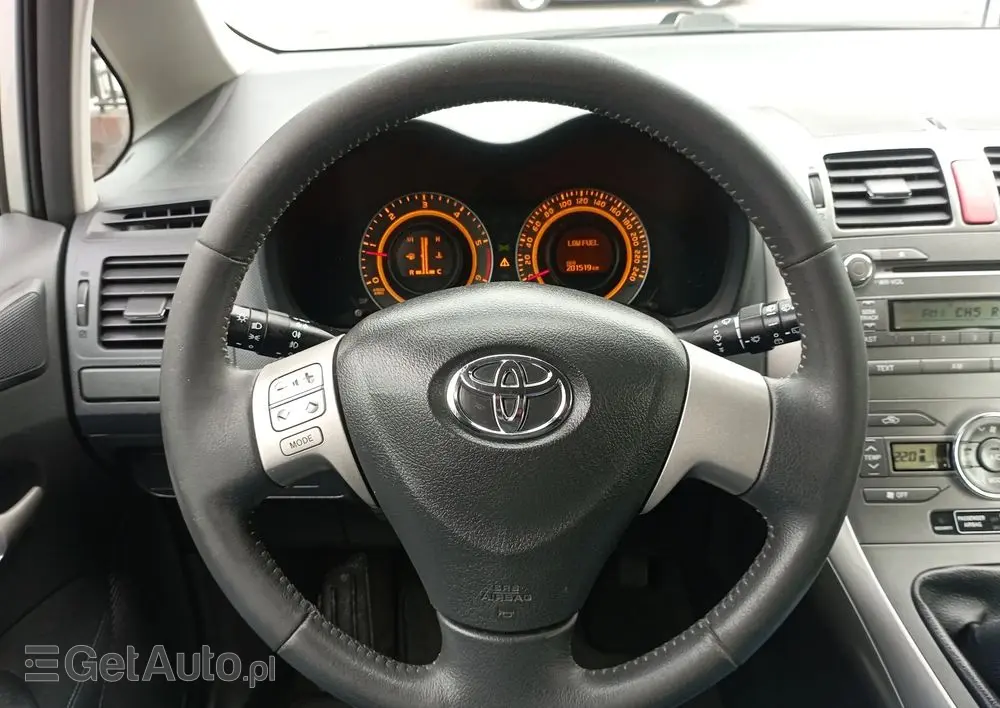 TOYOTA Auris 1.4 D-4D Luna