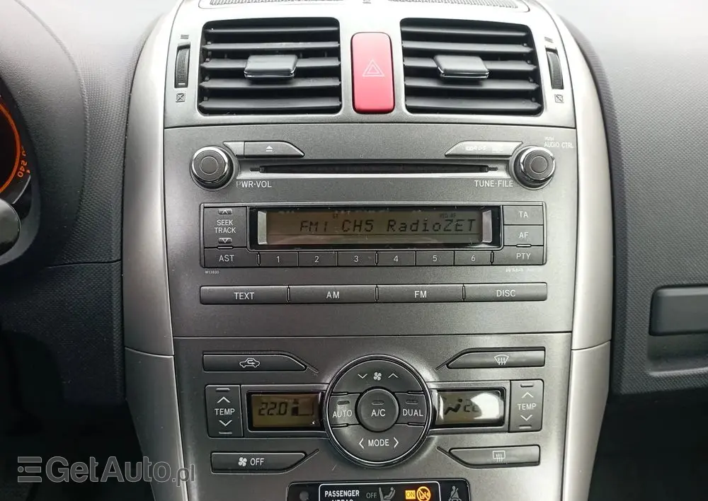TOYOTA Auris 1.4 D-4D Luna