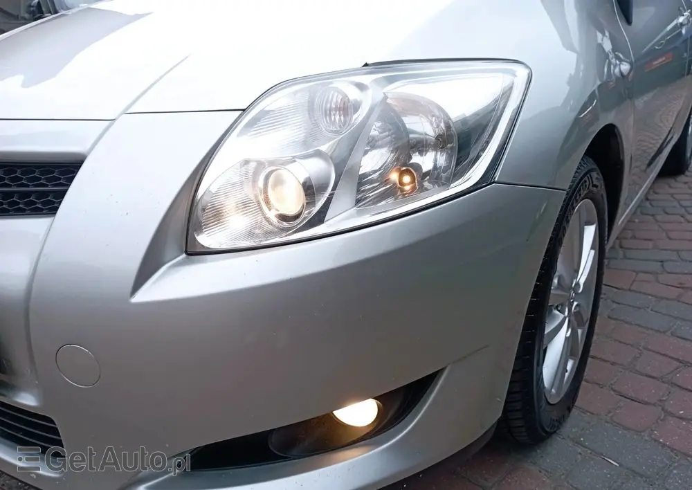 TOYOTA Auris 1.4 D-4D Luna