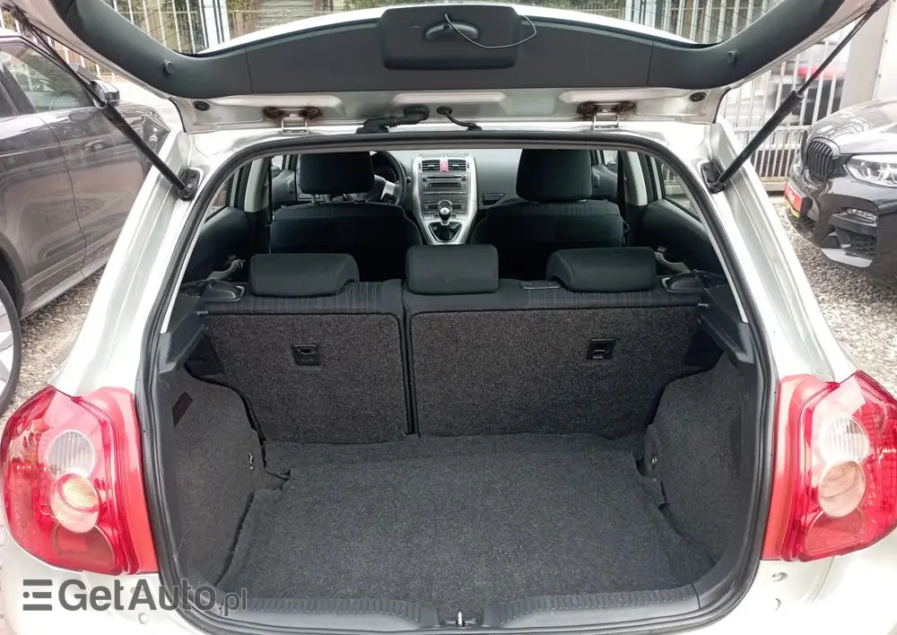 TOYOTA Auris 1.4 D-4D Luna