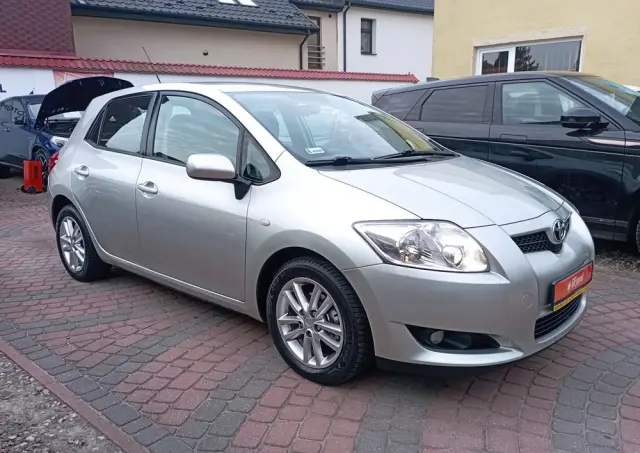 TOYOTA Auris 1.4 D-4D Luna