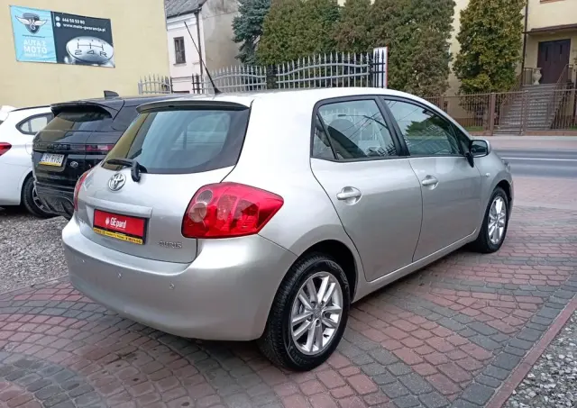 TOYOTA Auris 1.4 D-4D Luna