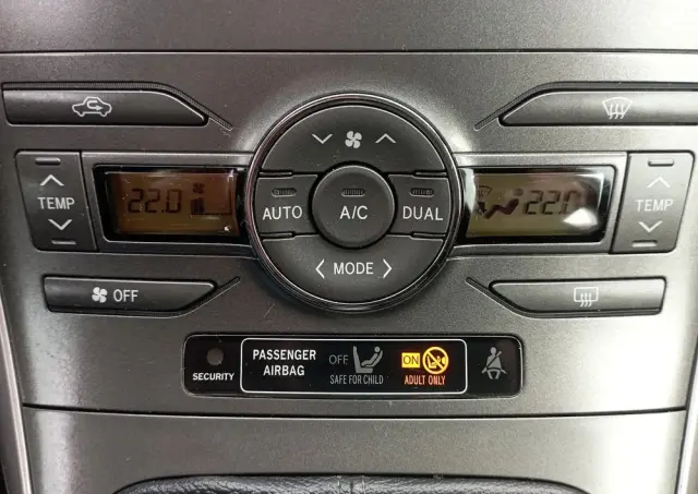 TOYOTA Auris 1.4 D-4D Luna