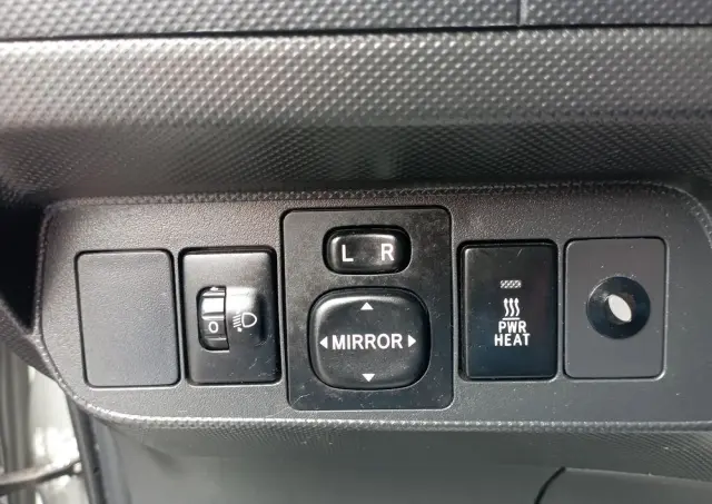 TOYOTA Auris 1.4 D-4D Luna