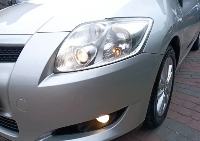 TOYOTA Auris 1.4 D-4D Luna