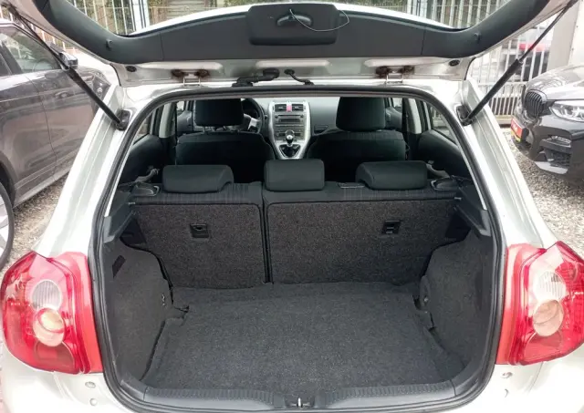 TOYOTA Auris 1.4 D-4D Luna