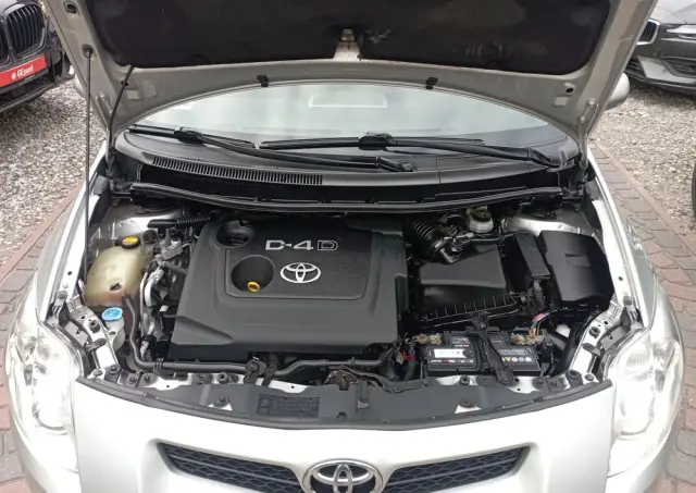 TOYOTA Auris 1.4 D-4D Luna