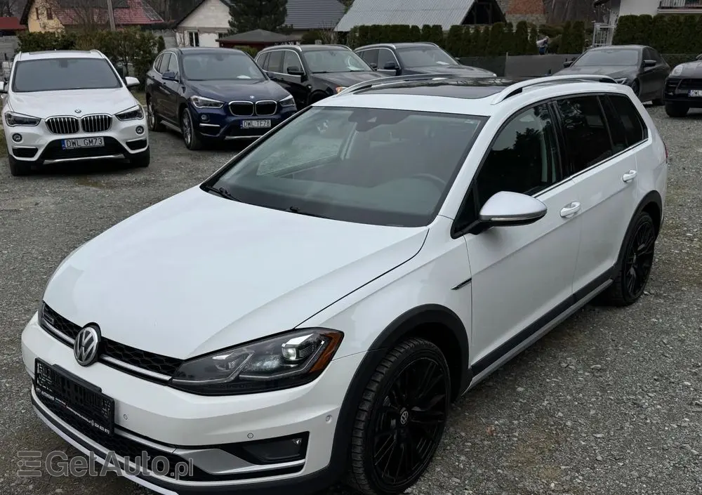 VOLKSWAGEN Golf Alltrack 