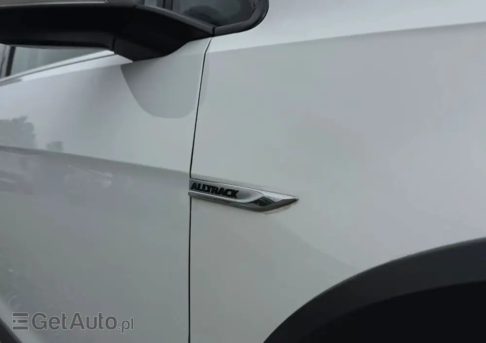 VOLKSWAGEN Golf Alltrack 