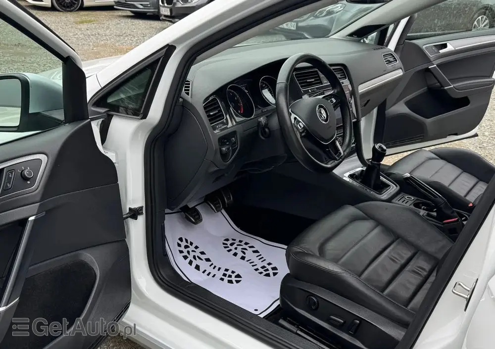 VOLKSWAGEN Golf Alltrack 