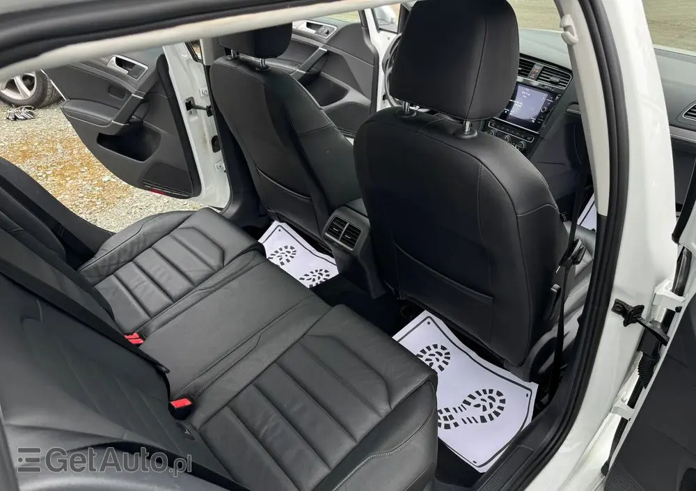 VOLKSWAGEN Golf Alltrack 