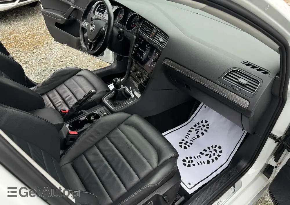 VOLKSWAGEN Golf Alltrack 