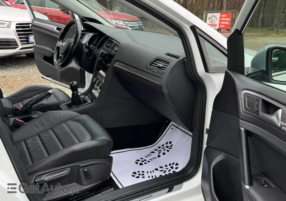 VOLKSWAGEN Golf Alltrack 