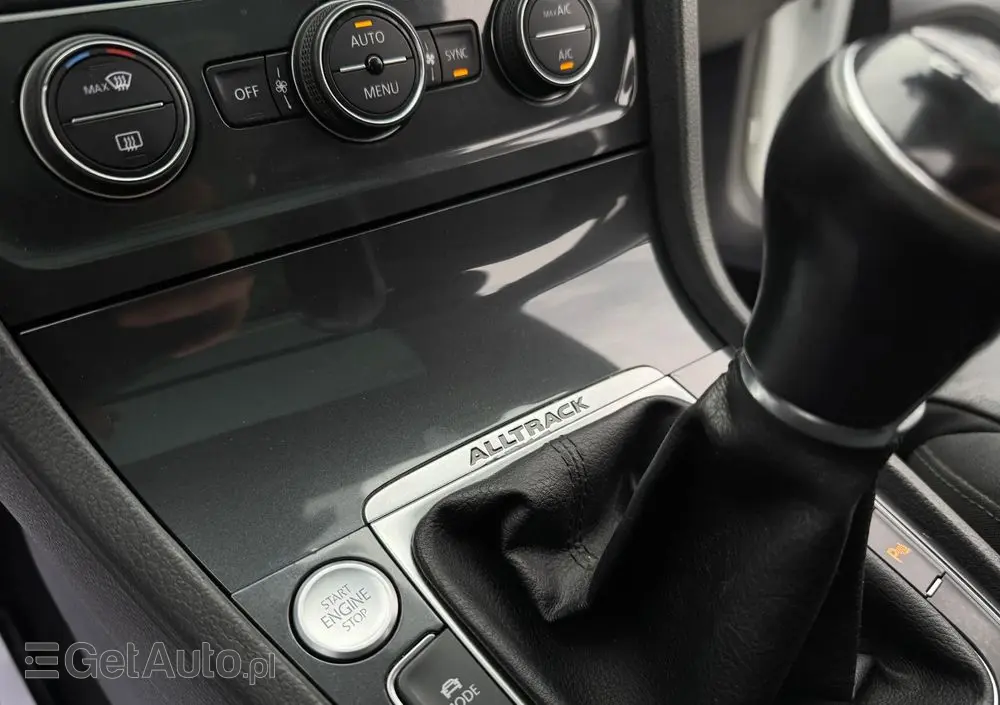 VOLKSWAGEN Golf Alltrack 