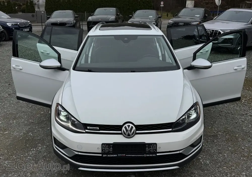 VOLKSWAGEN Golf Alltrack 