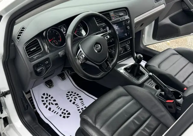 VOLKSWAGEN Golf Alltrack 