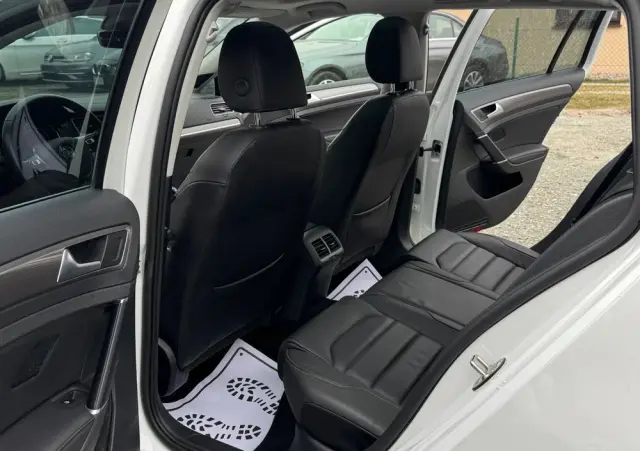 VOLKSWAGEN Golf Alltrack 