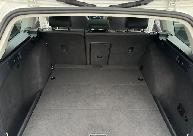 VOLKSWAGEN Golf Alltrack 