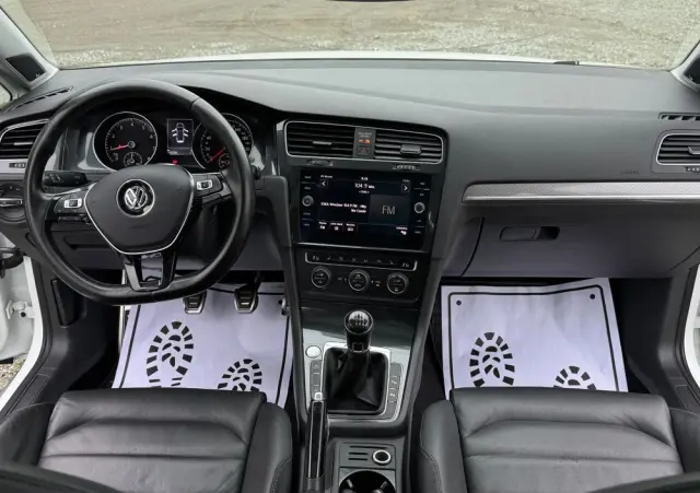 VOLKSWAGEN Golf Alltrack 