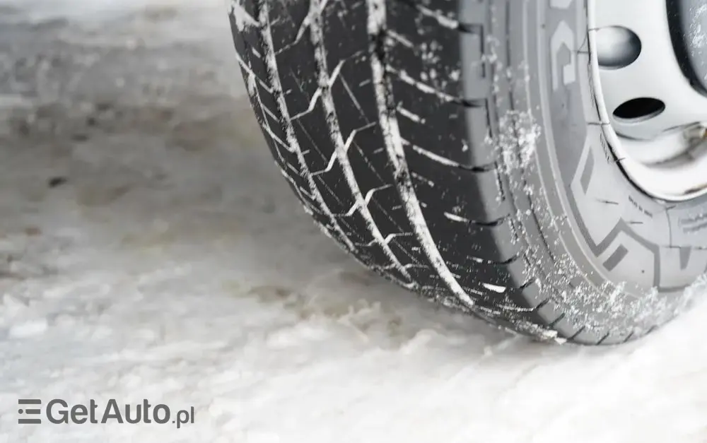 RENAULT MASTER / KONTENER / WINDA / DMC: 3500 KG / 2022 / SPROWADZONY 