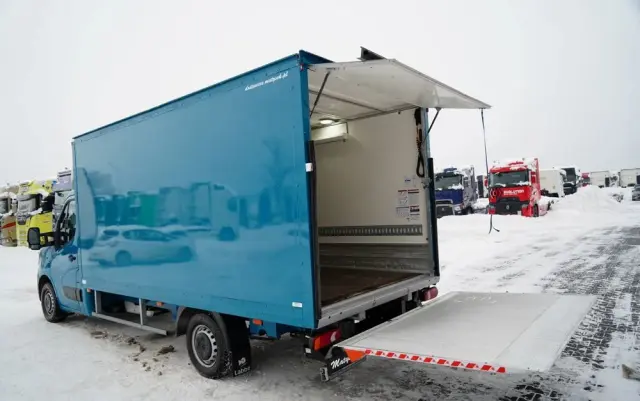 RENAULT MASTER / KONTENER / WINDA / DMC: 3500 KG / 2022 / SPROWADZONY 