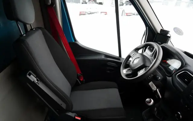 RENAULT MASTER / KONTENER / WINDA / DMC: 3500 KG / 2022 / SPROWADZONY 