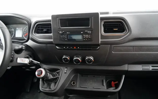 RENAULT MASTER / KONTENER / WINDA / DMC: 3500 KG / 2022 / SPROWADZONY 